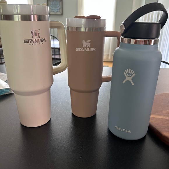 Stanley Cream and Brown Insulated Water Bottles Dining Essential - BUNDLE - Picture 1 of 1